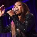 Estelle chante pour les femmes